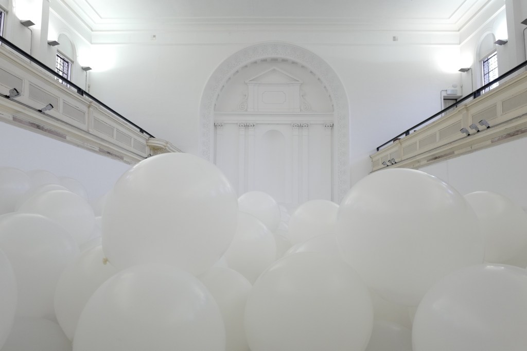 600+ White Balloons – Martin Creed: Everything is going to be&nbsp;alright